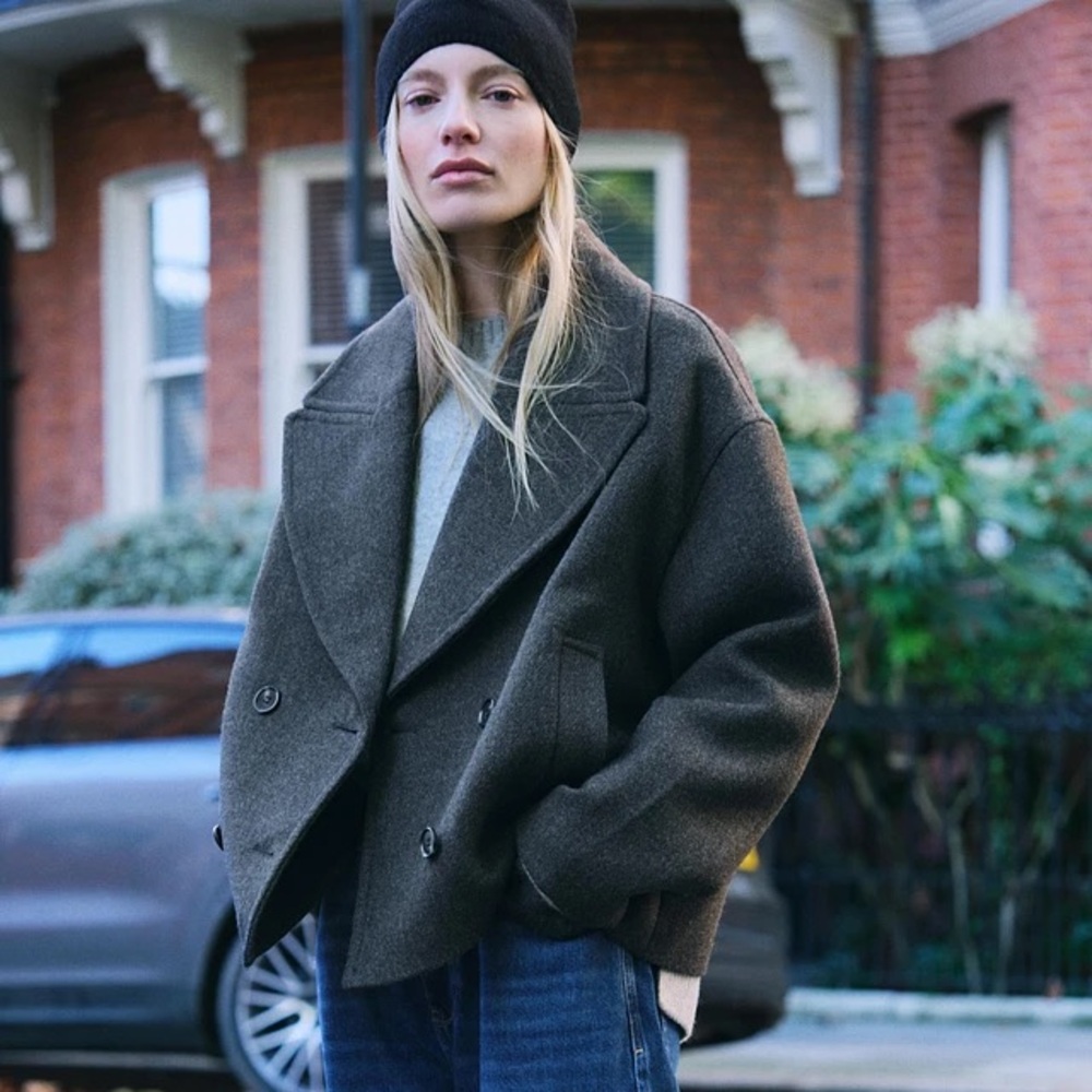 NEW Zara Short Double-Breasted Coat in Gray - Small